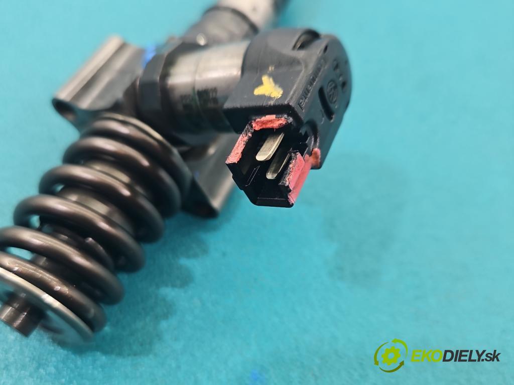 Vw Passat B6 2005-2010 2.0 tdi 140 HP automatic 103 kW 1968 cm3 4- vstrekovacie čerpadlo 03G130073S (Vstrekovač paliva)