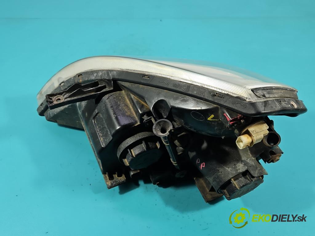 Kia Carnival II 2005-2014 2.9 crdi 185 HP manual 136 kW 2902 cm3 5- Reflektor: pravý 92102-4D0 (Svetlo predné pravé)