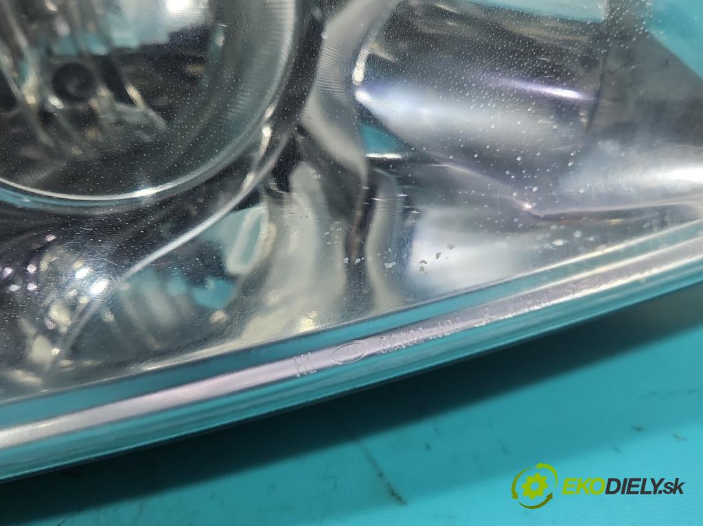 Kia Carnival II 2005-2014 2.9 crdi 185 HP manual 136 kW 2902 cm3 5- Reflektor: pravý 92102-4D0 (Svetlo predné pravé)