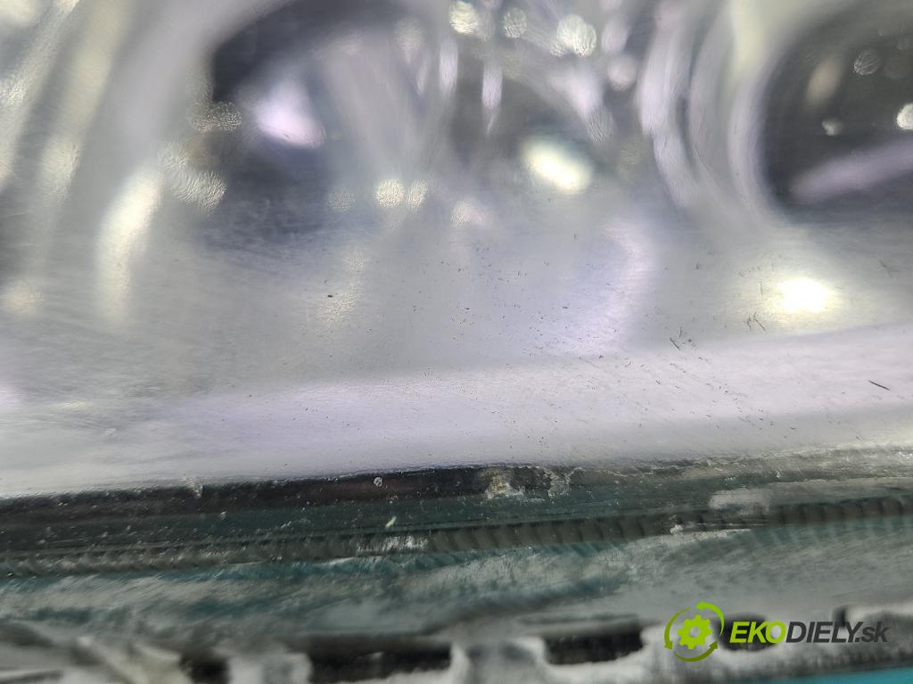 Kia Carnival II 2005-2014 2.9 crdi 185 HP manual 136 kW 2902 cm3 5- Reflektor: ľavý 92101-4D0 (Kľučka dverí ostatné)