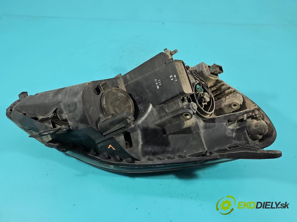 Opel Zafira B 2005-2014 1.9 cdti 150 HP manual 110 kW 1910 cm3 5- Reflektor: ľavý 13252472H (Kľučka dverí ostatné)