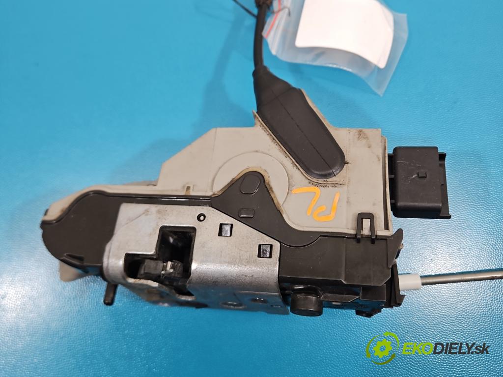 Citroen DS4 11-15 2.0 hdi 163 HP manual 120 kW 1997 cm3 5- zámok predné ľavý