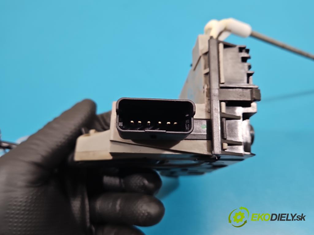 Citroen DS4 11-15 2.0 hdi 163 HP manual 120 kW 1997 cm3 5- zámok predné ľavý