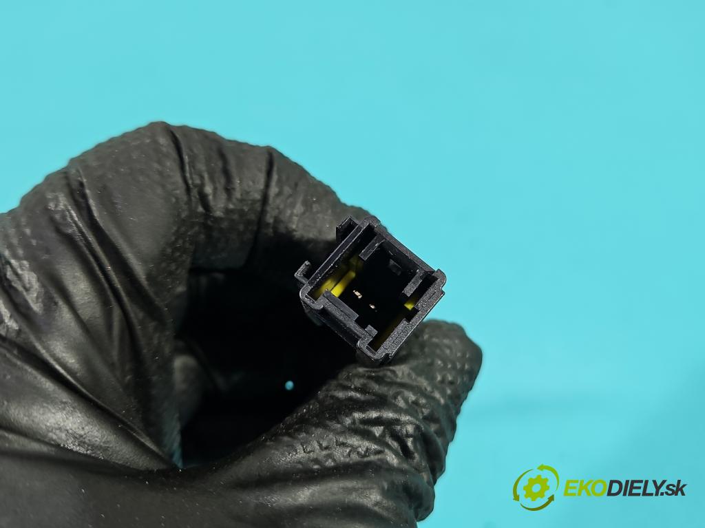 Peugeot 2008 II 2019- 1.2 12V 131 HP automatic 96 kW 1199 cm3 5- pas bezpečnosť: predné pravý 6350543