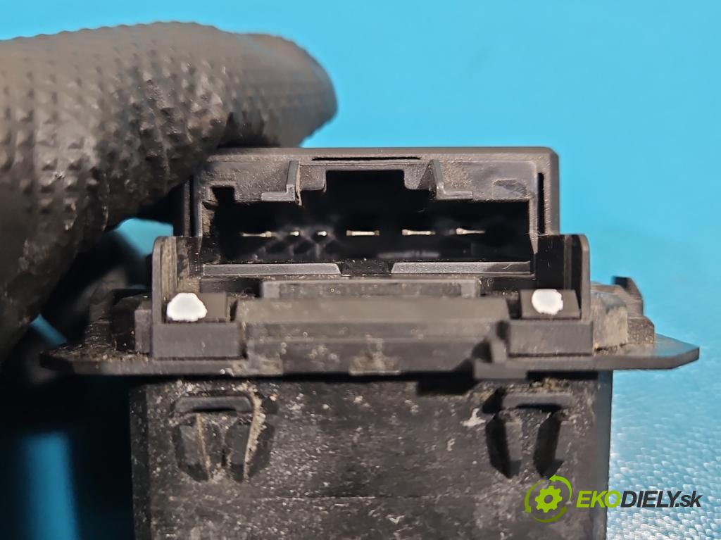 Citroen DS4 11-15 2.0 hdi 163 HP manual 120 kW 1997 cm3 5- rezistor T1017845R-B