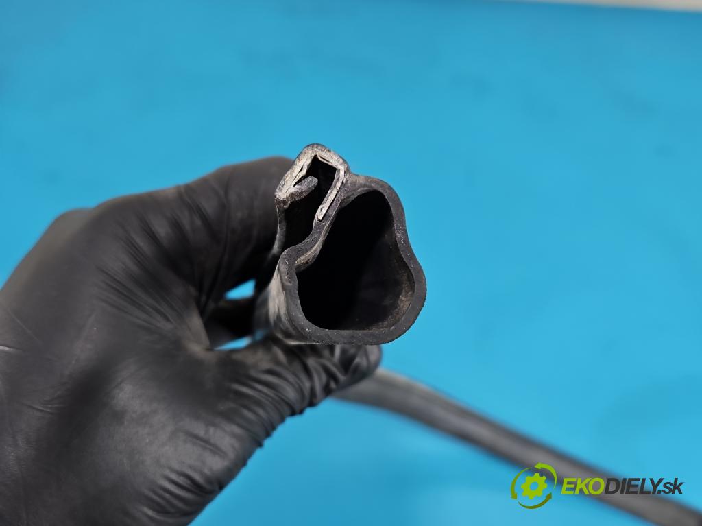 Peugeot 2008 II 2019- 1.2 12V 131 HP automatic 96 kW 1199 cm3 5- Těsnění: ostatné 8305472