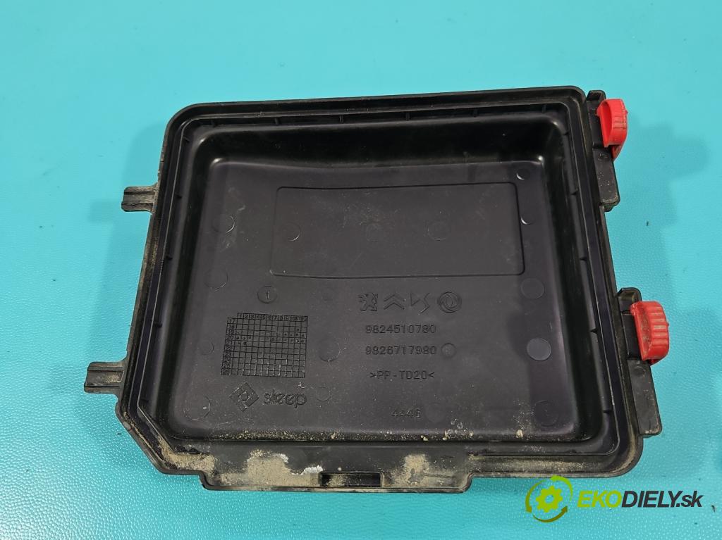 Peugeot 2008 II 2019- 1.2 12V 131 hp automatic 96 kW 1199 cm3 5- skříňka pojistková 9824510780 (Pojistková skříňka)