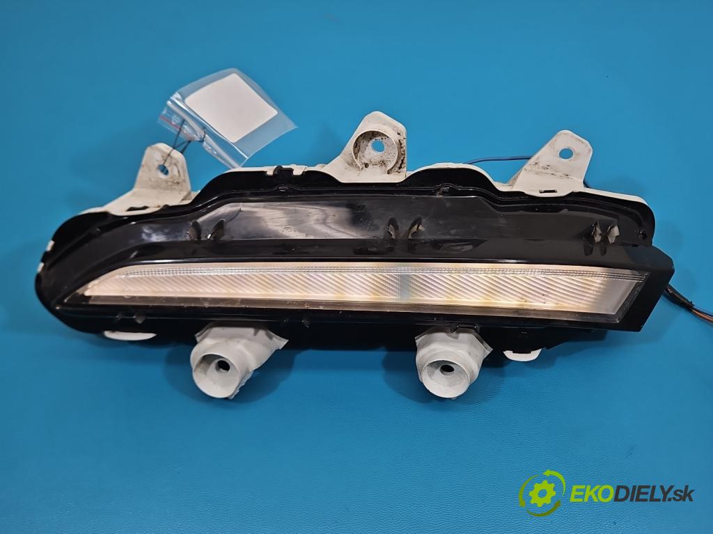 Peugeot 2008 II 2019- 1.2 12V 131 HP automatic 96 kW 1199 cm3 5- Svetlo: prevádzky pravé 9824241280-00