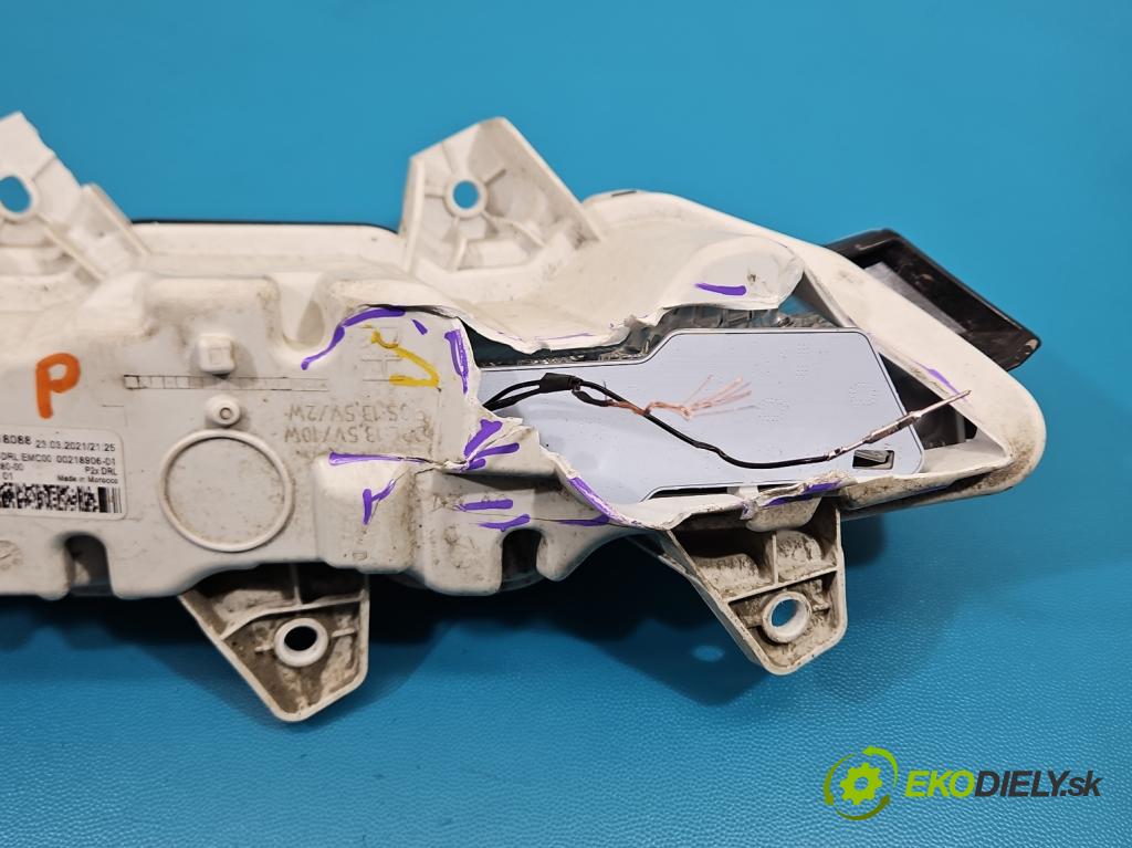 Peugeot 2008 II 2019- 1.2 12V 131 hp automatic 96 kW 1199 cm3 5- Světlo provozu denně pravé 9824241280-00