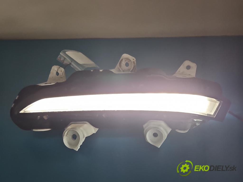 Peugeot 2008 II 2019- 1.2 12V 131 hp automatic 96 kW 1199 cm3 5- Světlo provozu denně pravé 9824241280-00