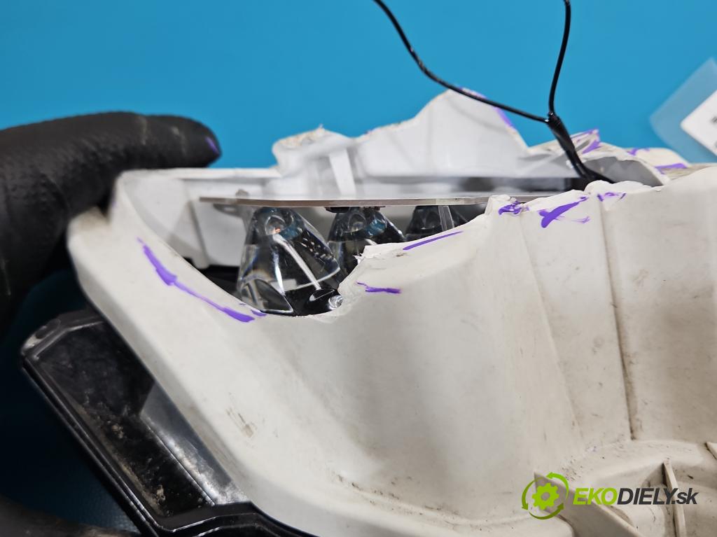 Peugeot 2008 II 2019- 1.2 12V 131 hp automatic 96 kW 1199 cm3 5- Světlo provozu denně pravé 9824241280-00