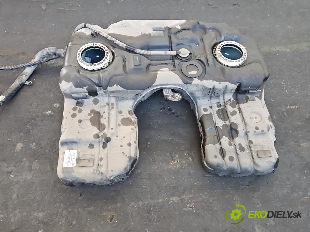 Bmw X6 E71 2007–2014 3.0d 306KM automatic 225 kW 2993 cm3 5- Nádrž: palivo 7164228 (Palivová nádrž)