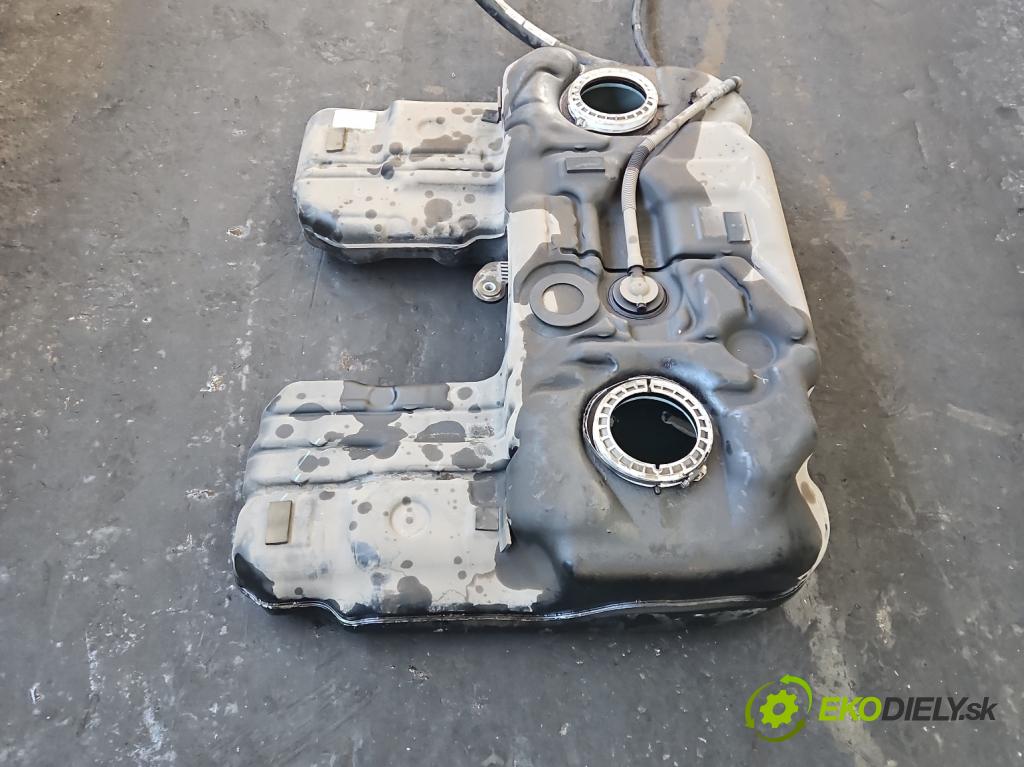 Bmw X6 E71 2007–2014 3.0d 306KM automatic 225 kW 2993 cm3 5- Nádrž: palivo 7164228 (Palivová nádrž)