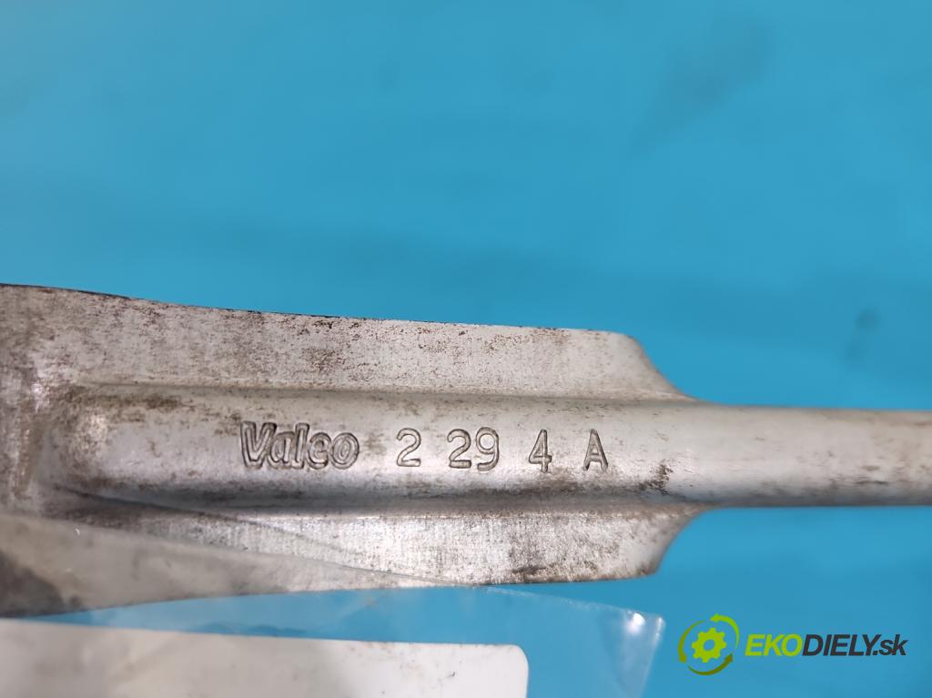 Citroen DS4 11-15 2.0 hdi 163 HP manual 120 kW 1997 cm3 5- mechanizmus stieračov