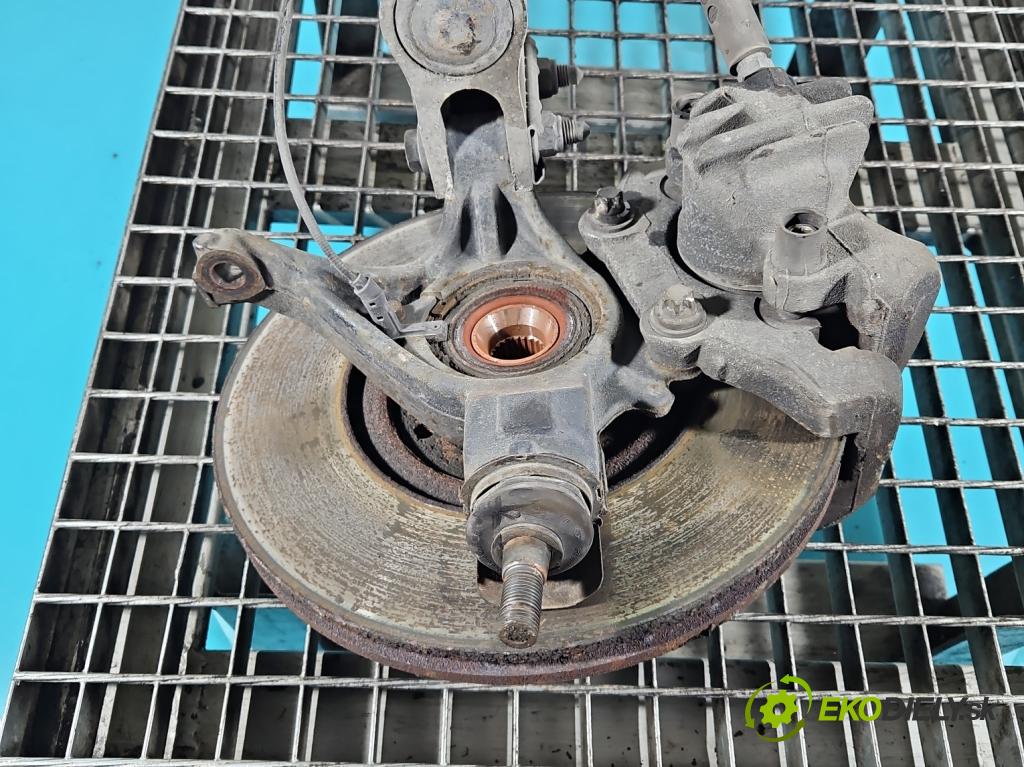 Citroen DS4 11-15 2.0 hdi 163 HP manual 120 kW 1997 cm3 5- náboj ľavé (Náboj kolesa)