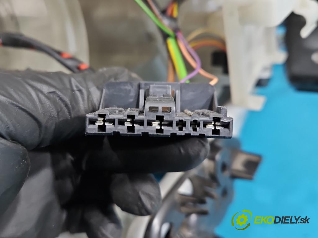 Citroen DS4 11-15 2.0 hdi 163 hp manual 120 kW 1997 cm3 5- radiátor 9688826380 (Radiátor topení)