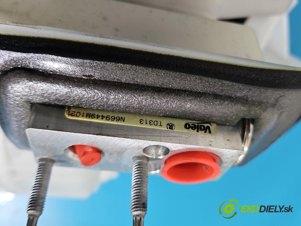 Citroen DS4 11-15 2.0 hdi 163 hp manual 120 kW 1997 cm3 5- radiátor 9688826380 (Radiátor topení)