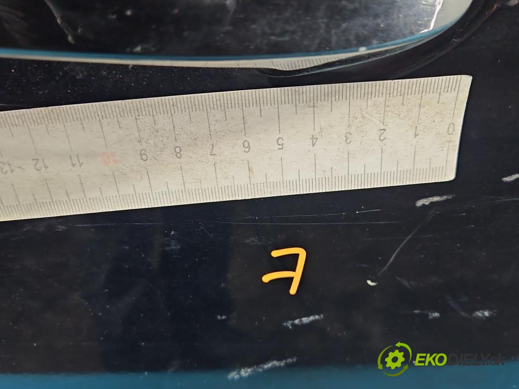 Ford B-Max  1.0 T 101 hp manual 74 kW 998 cm3 5- dveře přední pravé  (Klika dveří ostatní)