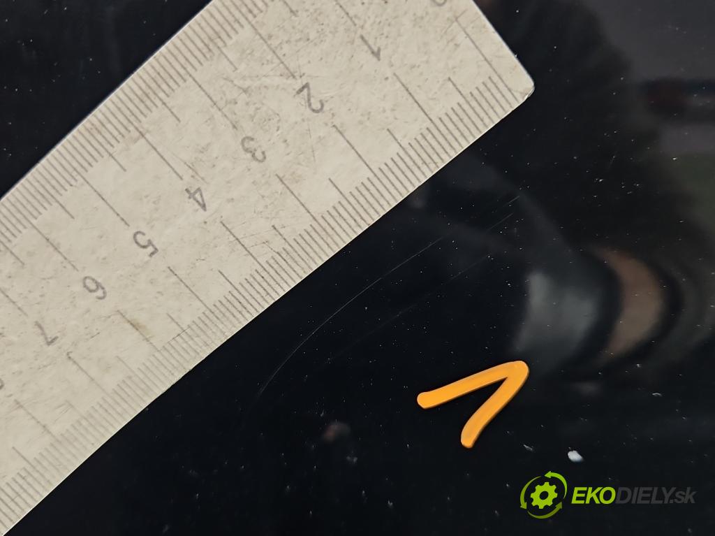 Ford B-Max  1.0 T 101 hp manual 74 kW 998 cm3 5- dveře přední pravé  (Klika dveří ostatní)