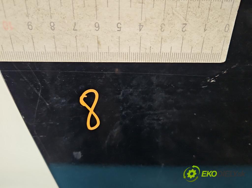 Ford B-Max  1.0 T 101 hp manual 74 kW 998 cm3 5- dveře přední pravé  (Klika dveří ostatní)