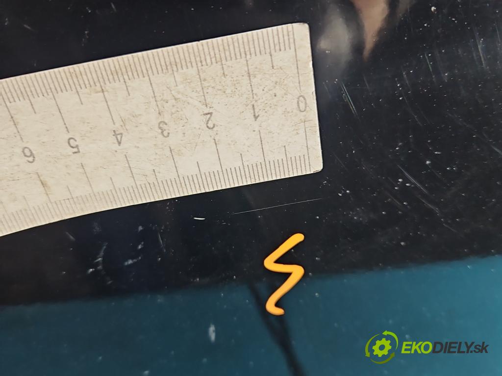 Ford B-Max  1.0 T 101 hp manual 74 kW 998 cm3 5- dveře přední pravé  (Klika dveří ostatní)