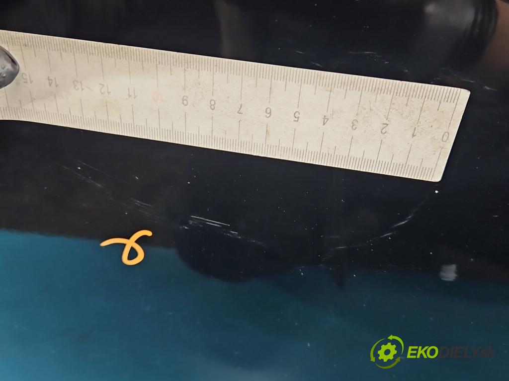 Ford B-Max  1.0 T 101 hp manual 74 kW 998 cm3 5- dveře přední pravé  (Klika dveří ostatní)