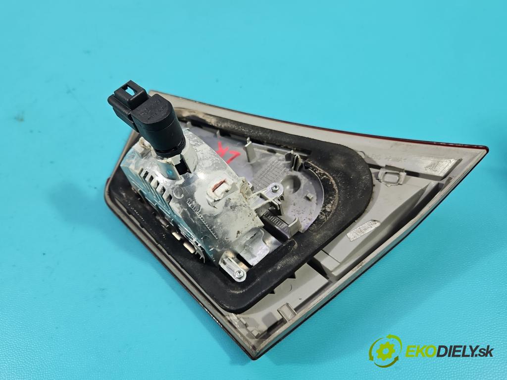 Ford B-Max  1.0 T 101 HP manual 74 kW 998 cm3 5- svetlo / reflektor zadné ľavé AV1113A603AG (Kľučka dverí ostatné)
