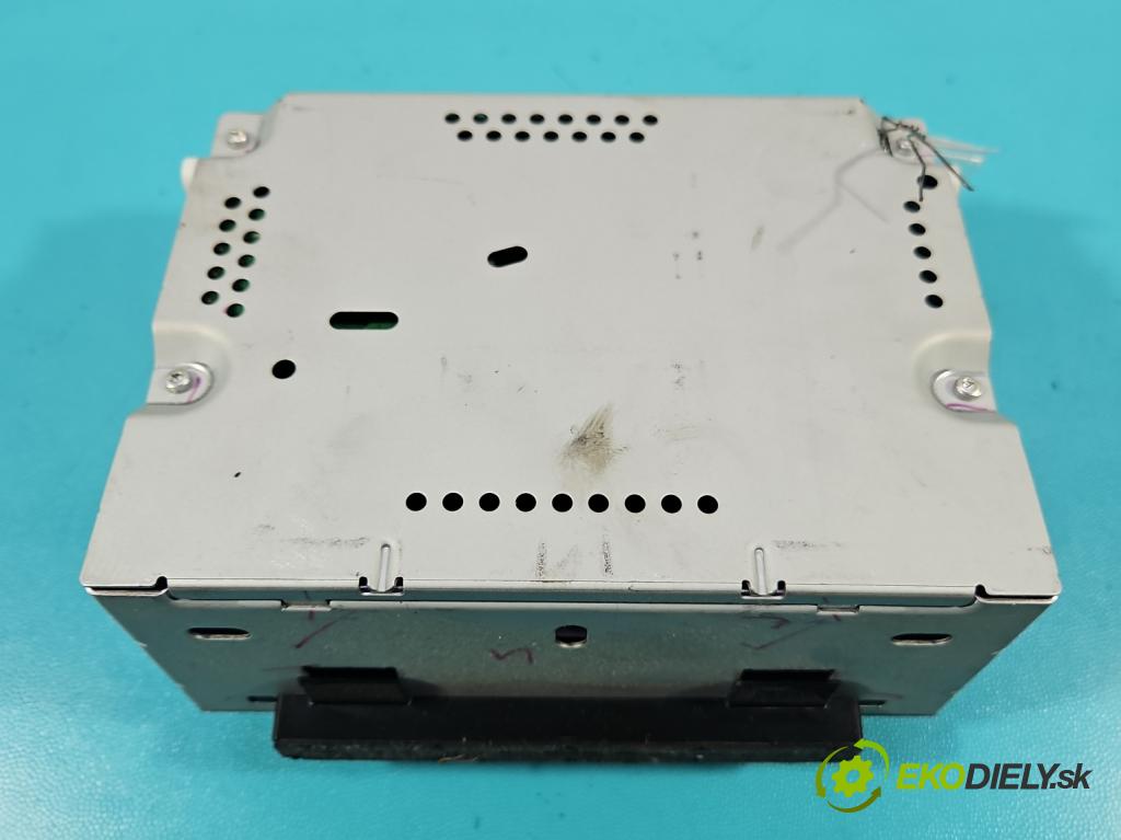 Ford B-Max  1.0 T 101 hp manual 74 kW 998 cm3 5- Radio továrna: BM5T-18C815-PK