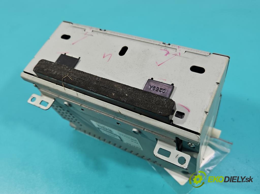 Ford B-Max  1.0 T 101 HP manual 74 kW 998 cm3 5- Radio originál BM5T-18C815-PK