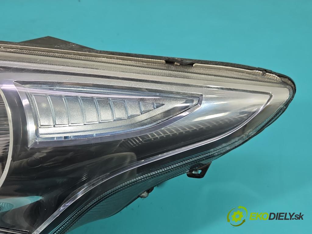 Ford B-Max  1.0 T 101 HP manual 74 kW 998 cm3 5- Reflektor: ľavý AV11-13W030-AE (Kľučka dverí ostatné)