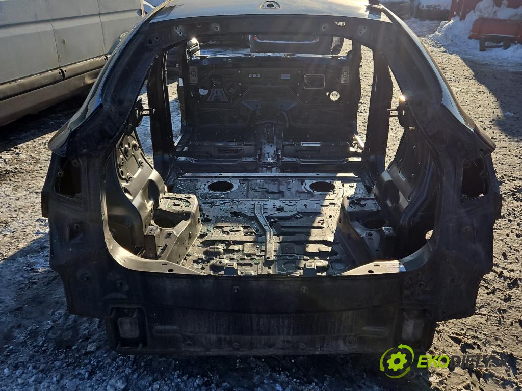Bmw X6 E71 2007–2014 3.0d 306KM automatic 225 kW 2993 cm3 5- stěna zadní 