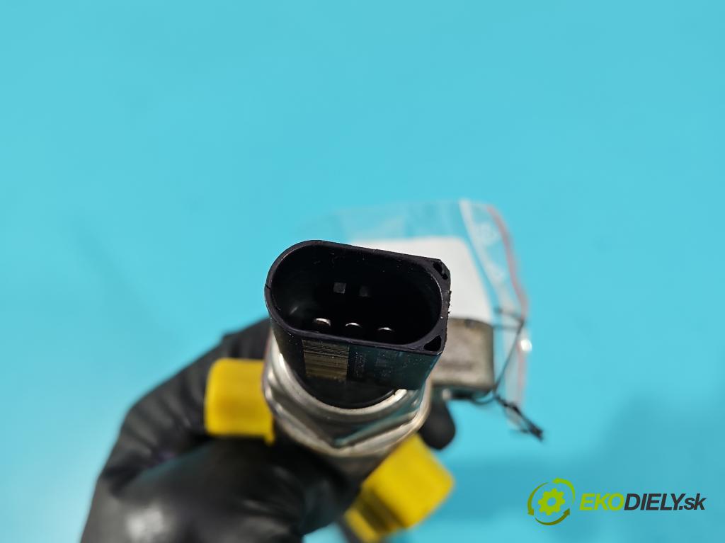 Skoda Octavia III 2013- 2.0 tdi 150 HP manual 110 kW 1968 cm3 5- lišta vstrekovacia 04L089B (Vstrekovacia lišta)