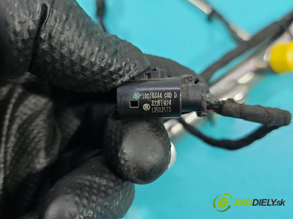 Opel Astra V  2015-2022 1.4 T 125 HP manual 92 kW 1399 cm3 5- lišta vstrekovacia HU541620102 (Vstrekovacia lišta)