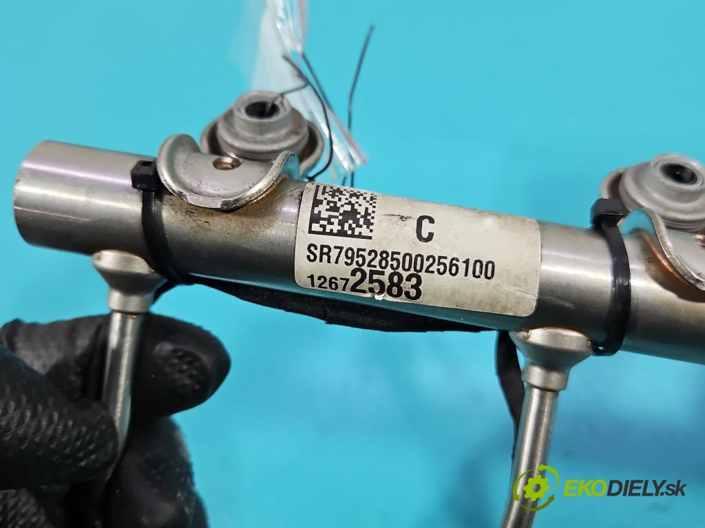 Opel Astra V  2015-2022 1.4 T 125 HP manual 92 kW 1399 cm3 5- lišta vstrekovacia HU541620102 (Vstrekovacia lišta)