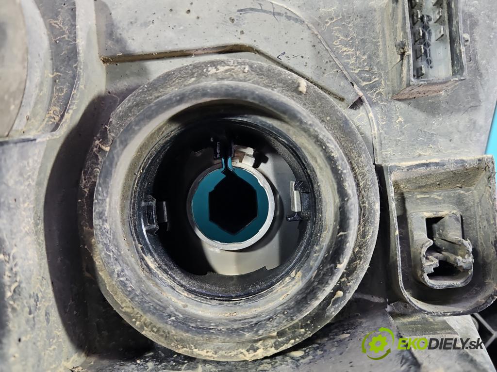 Opel Meriva A 2002-2010 1.7 cdti 101 HP manual 74 kW 1686 cm3 5- Reflektor: pravý  (Svetlo predné pravé)