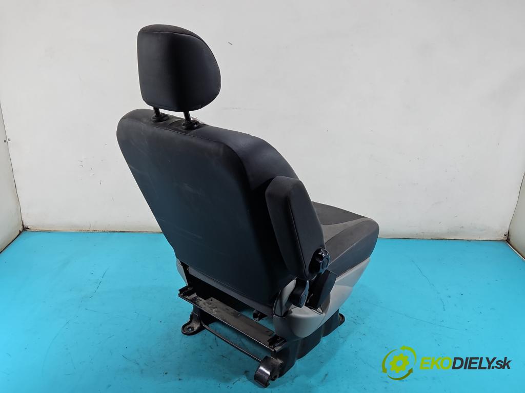 Renault Trafic II 2001-2014 2.0 dci 114 hp manual 84 kW 1995 cm3 5- Sedadlo levý  (Sedadlo)