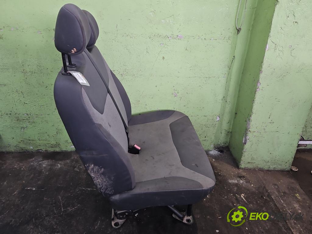 Renault Trafic II 2001-2014 2.0 dci 114 HP manual 84 kW 1995 cm3 5- Sedačka pravý (Sedadlo)