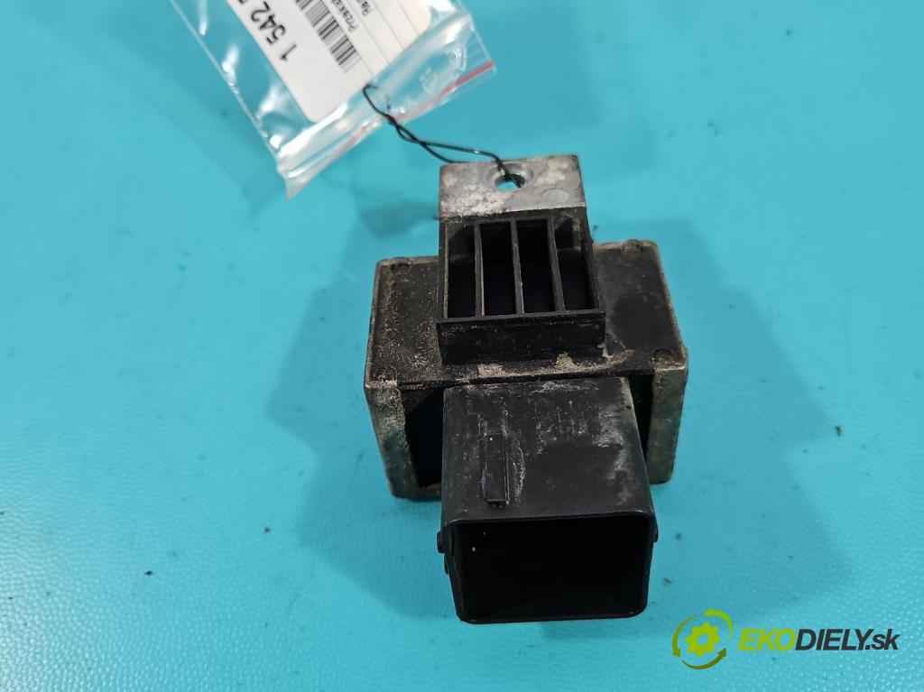 Renault Trafic II 2001-2014 2.0 dci 114 HP manual 84 kW 1995 cm3 5- Relé: svíčky: zařicích: 8200859243 (Relé)