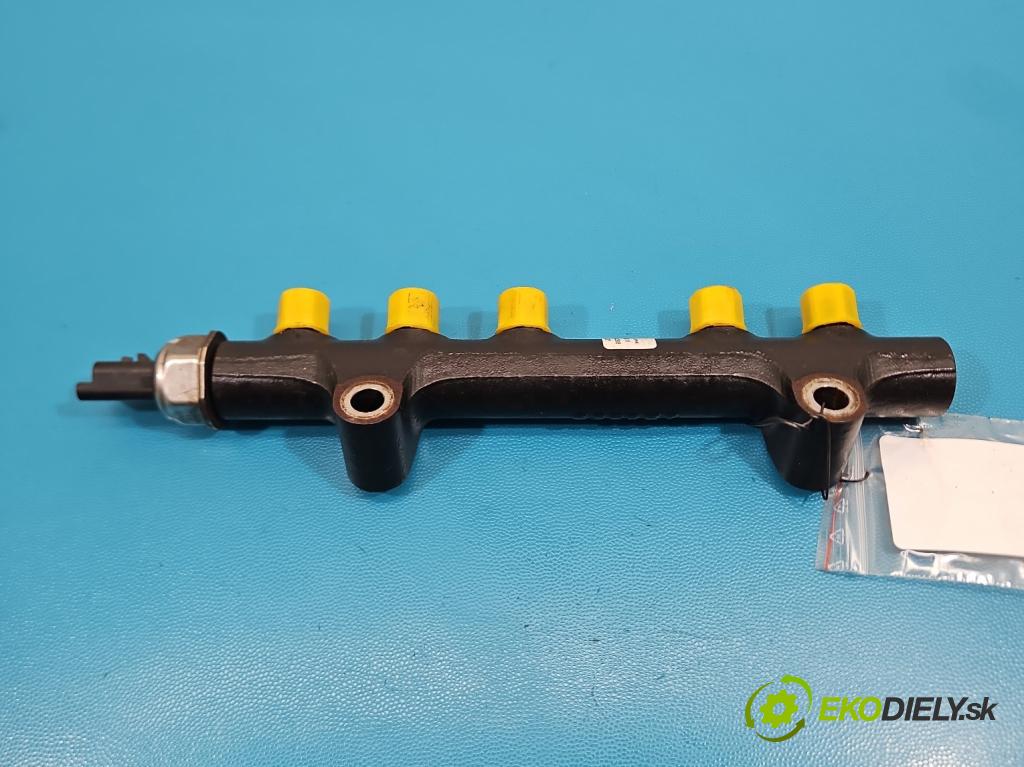 Citroen C4 Cactus 2014-2020 1.6 hdi 92 HP automatic 68 kW 1560 cm3 5- lišta vstrekovacia 9685297580 (Vstrekovacia lišta)