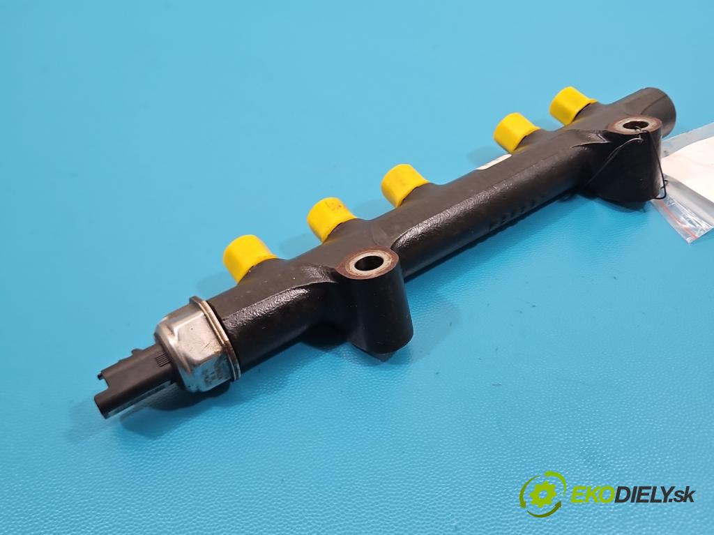 Citroen C4 Cactus 2014-2020 1.6 hdi 92 HP automatic 68 kW 1560 cm3 5- lišta vstrekovacia 9685297580 (Vstrekovacia lišta)