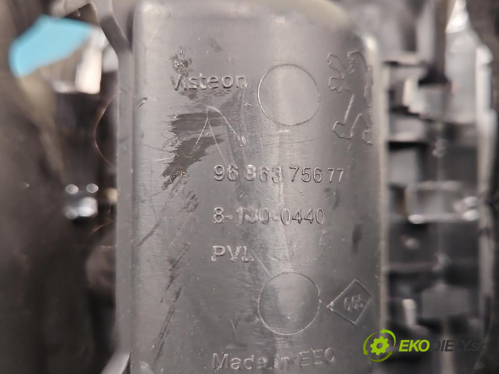 Peugeot 5008 I 2009-2017 1.6 hdi 111KM manual 82 kW 1560 cm3 5- Páka: Změny: stupeň,rýchlosť 9686375677 (Rýchlostná páka (kulisa))