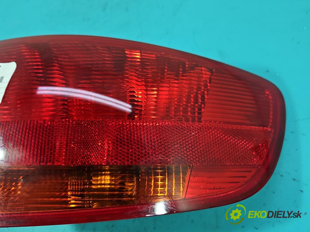 Audi A3 8P 2003-2012 2.0 tdi 140 HP manual 103 kW 1999 cm3 5- svetlo / reflektor zadné pravé 8P4945096C (Kľučka dverí ostatné)