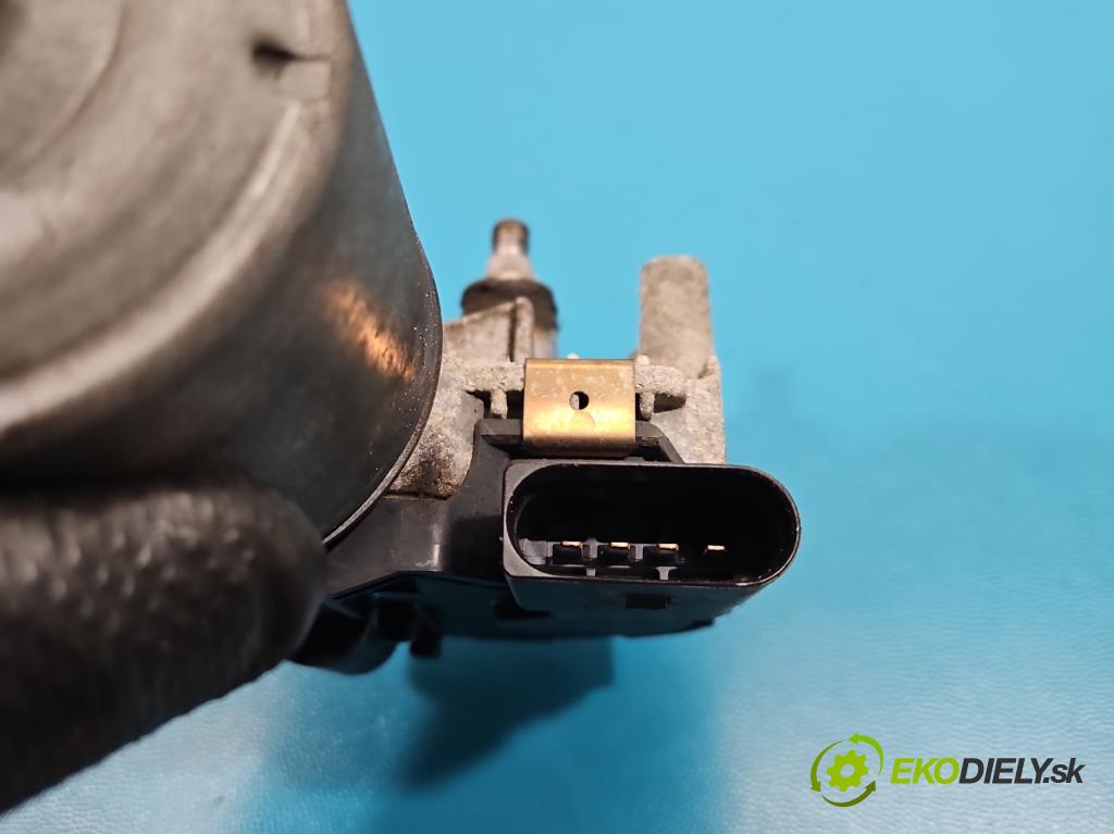 Audi A3 8P 2003-2012 2.0 tdi 140 HP manual 103 kW 1999 cm3 5- motor stieračov predné 8P1955119B