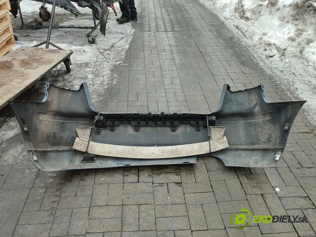 Audi A3 8P 2003-2012 2.0 tdi 140 hp manual 103 kW 1999 cm3 5- nárazník zadní  (Klika dveří ostatní)