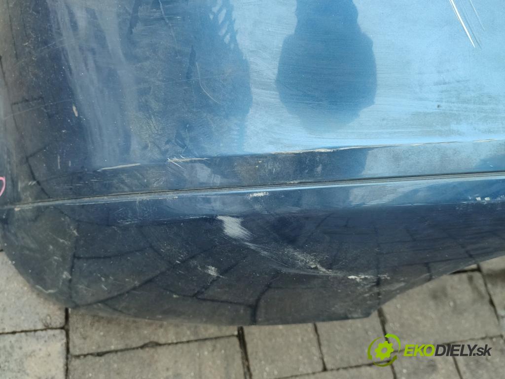 Audi A3 8P 2003-2012 2.0 tdi 140 hp manual 103 kW 1999 cm3 5- nárazník zadní  (Klika dveří ostatní)