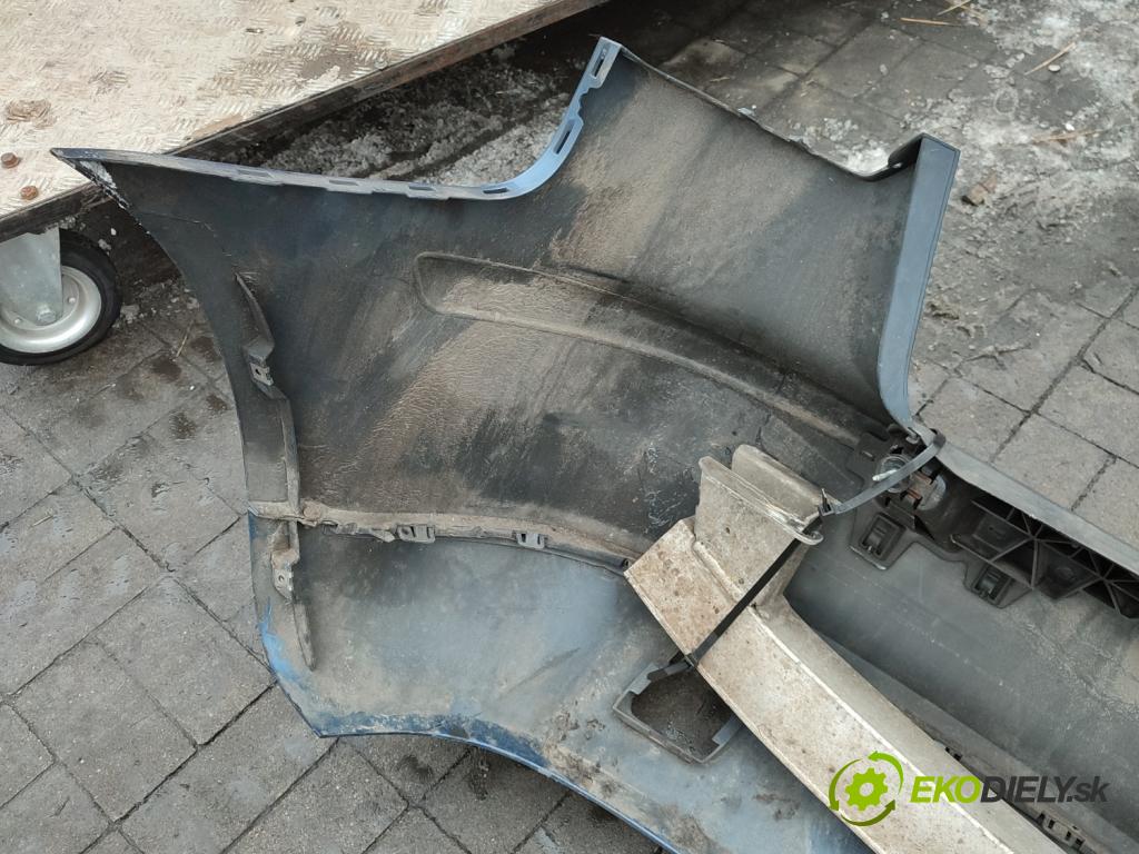 Audi A3 8P 2003-2012 2.0 tdi 140 hp manual 103 kW 1999 cm3 5- nárazník zadní  (Klika dveří ostatní)