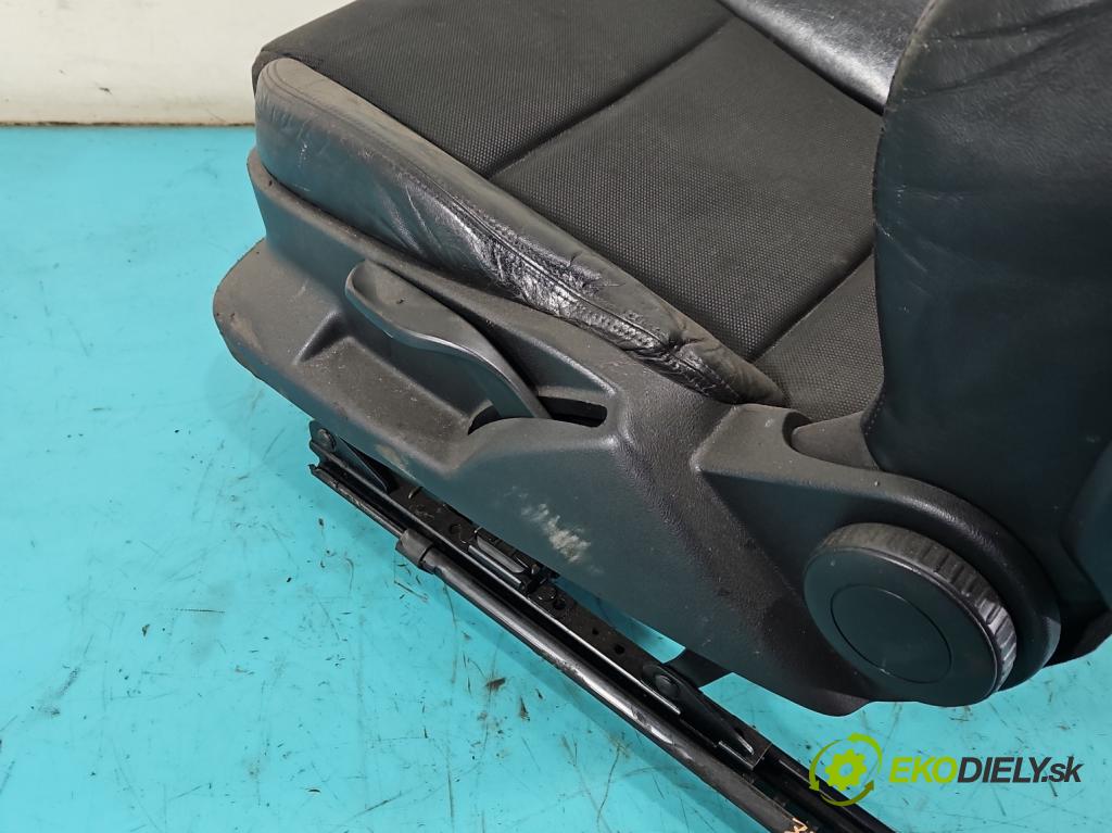 Audi A3 8P 2003-2012 2.0 tdi 140 HP manual 103 kW 1999 cm3 5- Sedačka ľavý (Sedadlo)