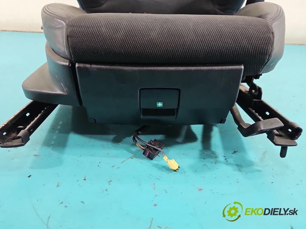 Audi A3 8P 2003-2012 2.0 tdi 140 HP manual 103 kW 1999 cm3 5- Sedačka pravý (Sedadlo)