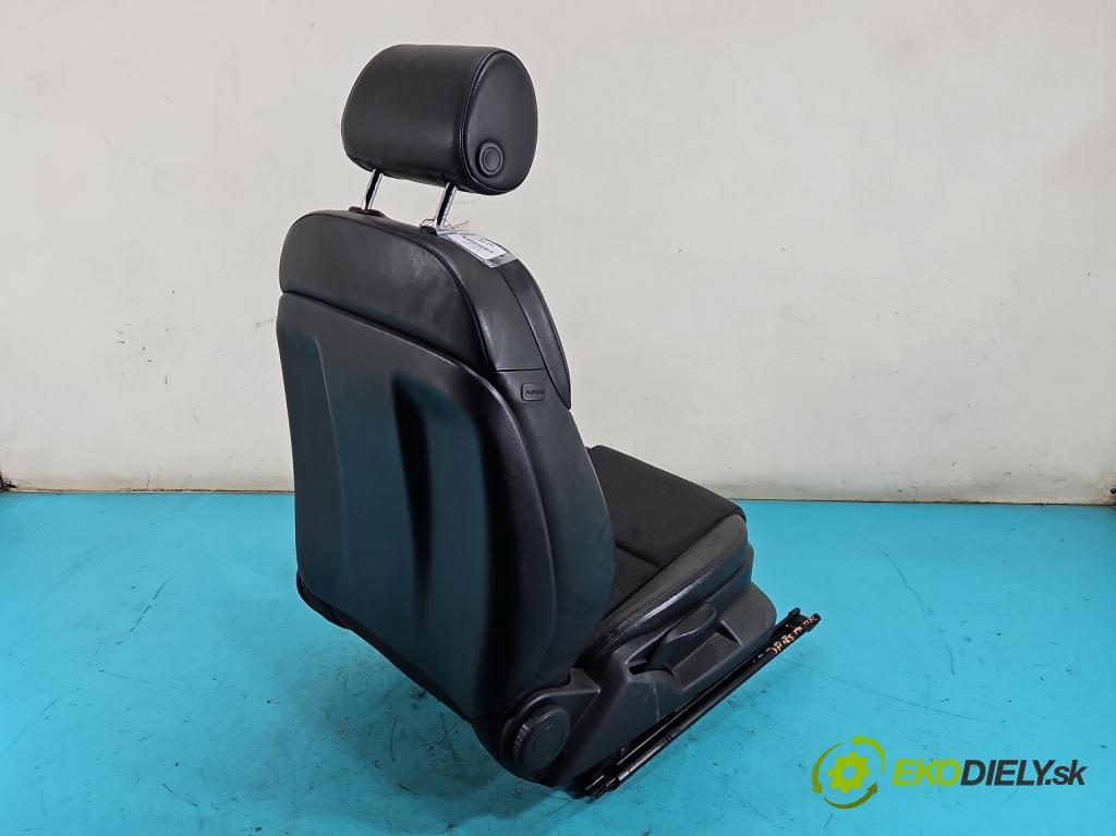 Audi A3 8P 2003-2012 2.0 tdi 140 HP manual 103 kW 1999 cm3 5- Sedačka pravý (Sedadlo)