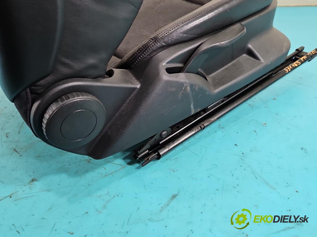 Audi A3 8P 2003-2012 2.0 tdi 140 HP manual 103 kW 1999 cm3 5- Sedačka pravý (Sedadlo)